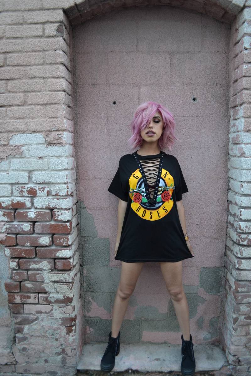 Lf Inspiriertes Top - Schwarzes Vintage Guns N Roses Shirt Mit Schnürung Lf Inspiriertes Top - Schwarzes Vintage Guns N Roses Shirt Mit Schnürung von badbatchapparel