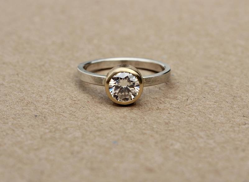 935Er Silberring Mit Moissanit in 585Er Gelbgoldfassung von badenmueller