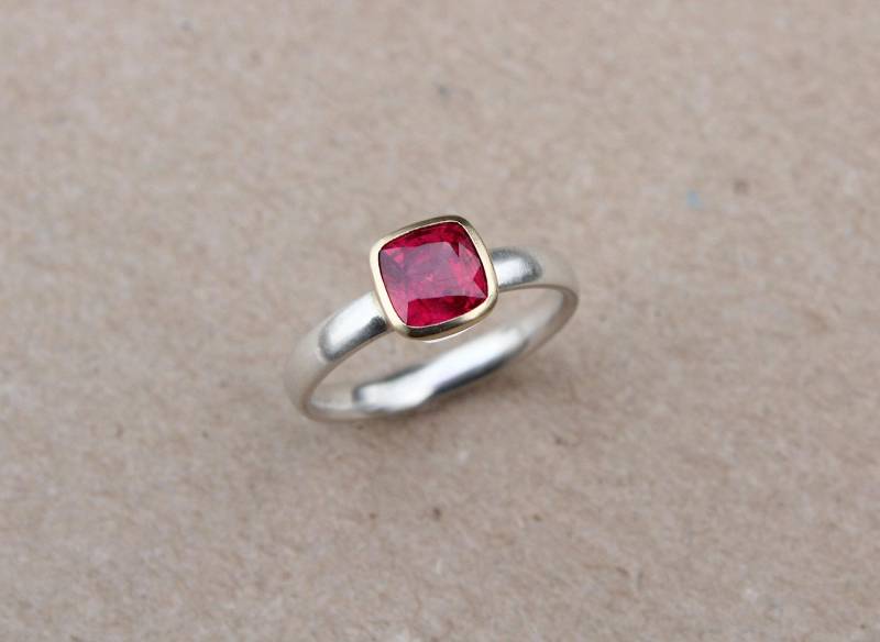935Er Silberring Mit Rubin in 585Er Goldfassung von badenmueller