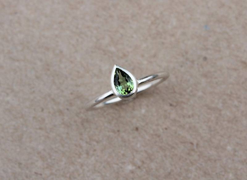 935Er Silberring Mit Turmalin Tropfen Grün von badenmueller