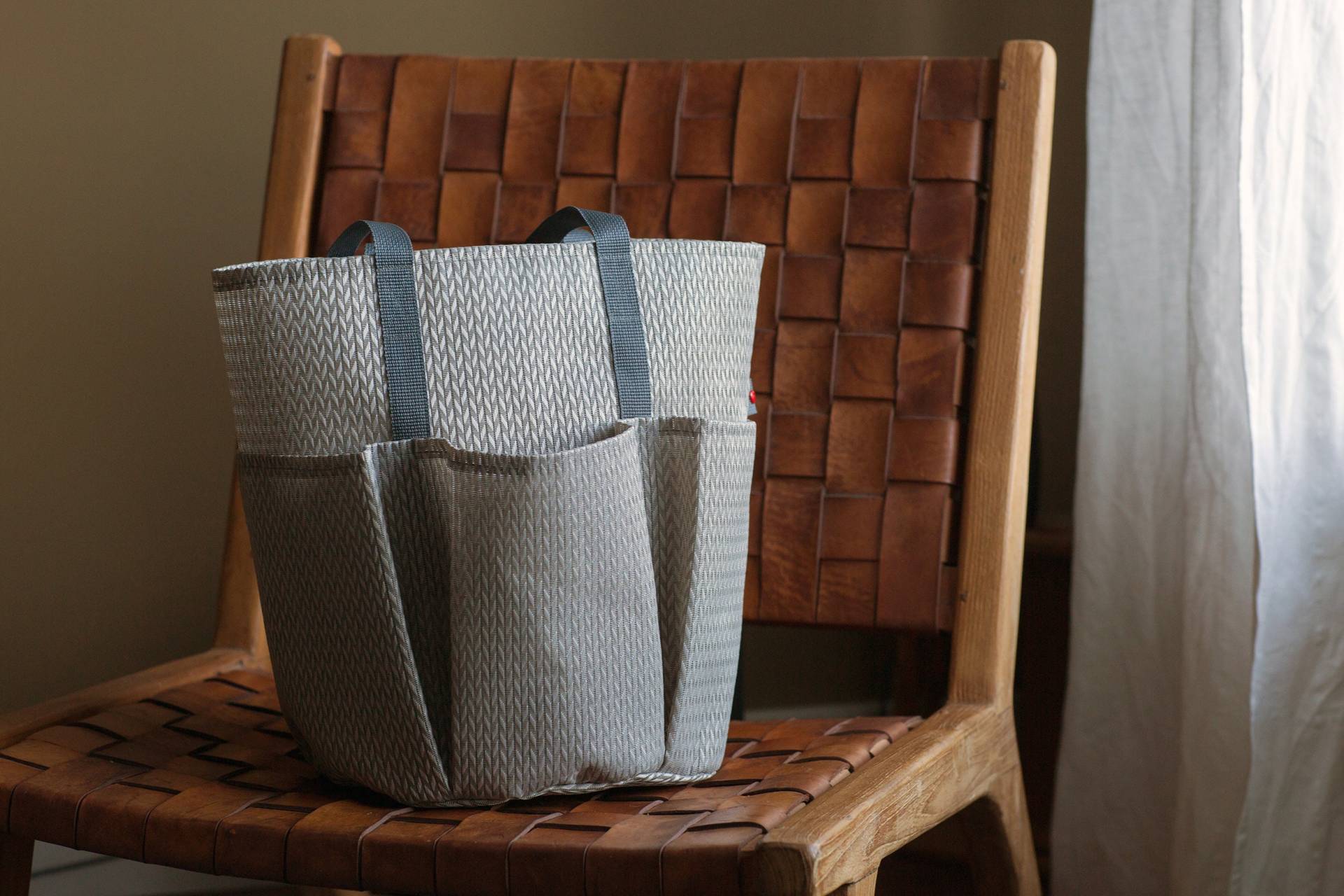 Großer Beutel Mit Taschen, Chevron Grau Silber Textilene Stoff Gemustert, Frauen Alltagstasche, Haltbar Riemen von bagsfullofpockets