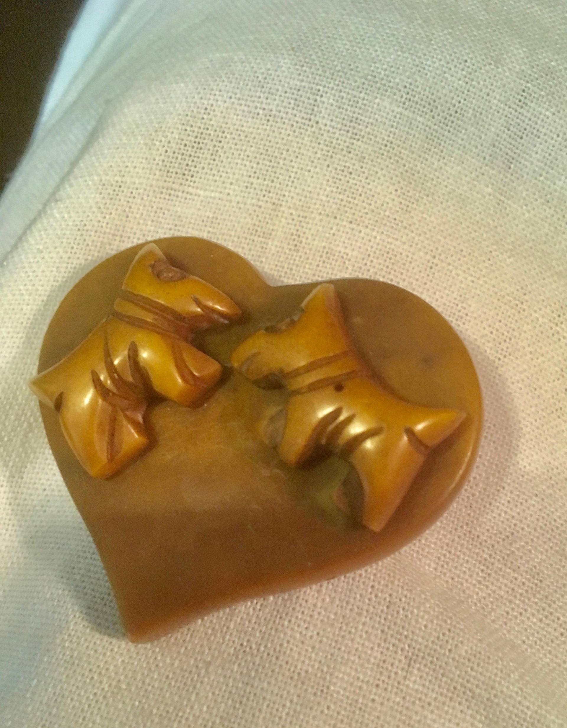 Bakelit Hund Herz Stift Scottie Westie Terrier Bewegt Geschnitzt von bakelitecache