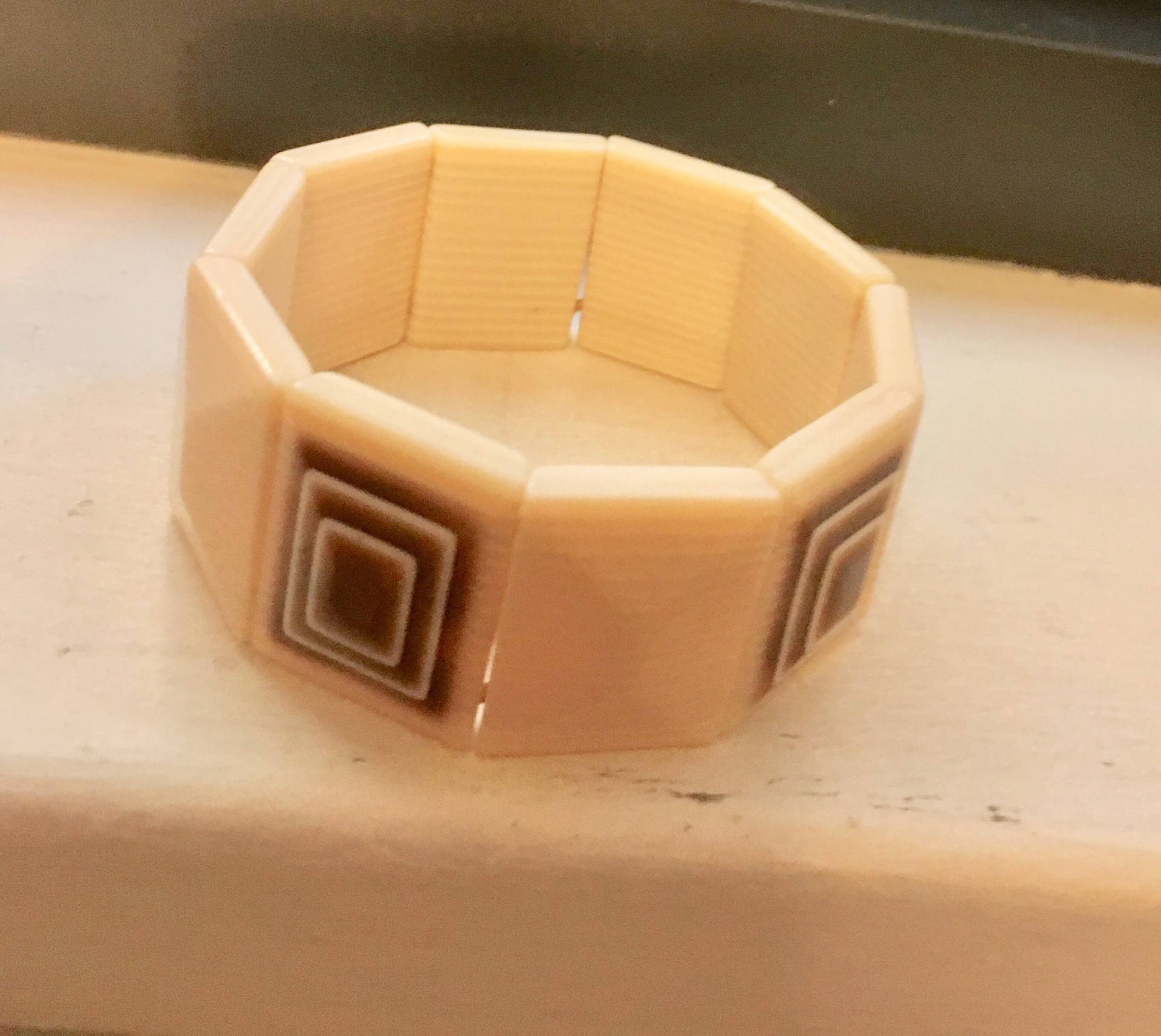 Lea Stein Berlin Dehnbares Armreifen-Armband Aus Zelluloid von bakelitecache