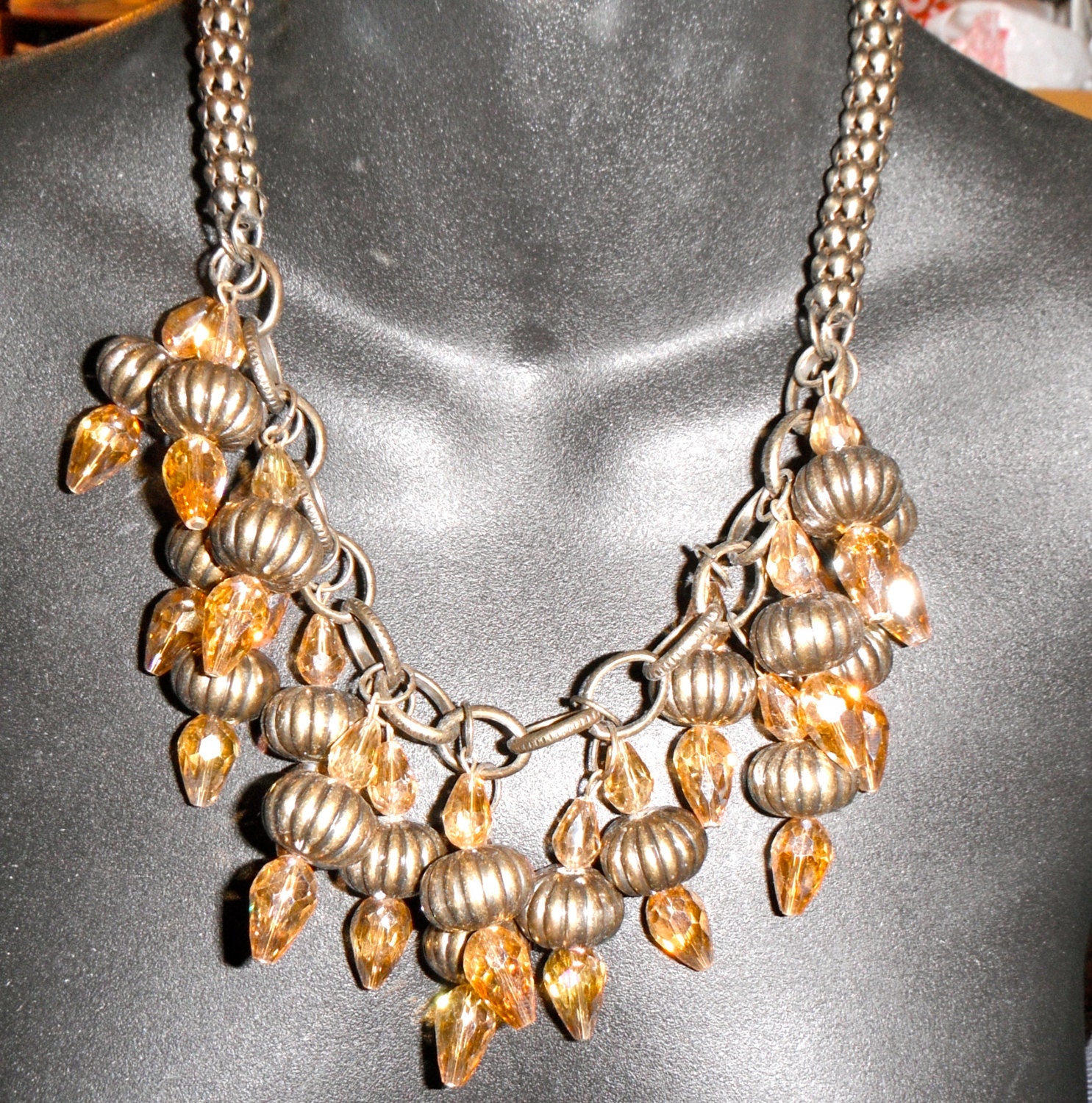 Vintage Lucite Kollier Massiv Messing Luciteblüten Schlenker von bakelitecache