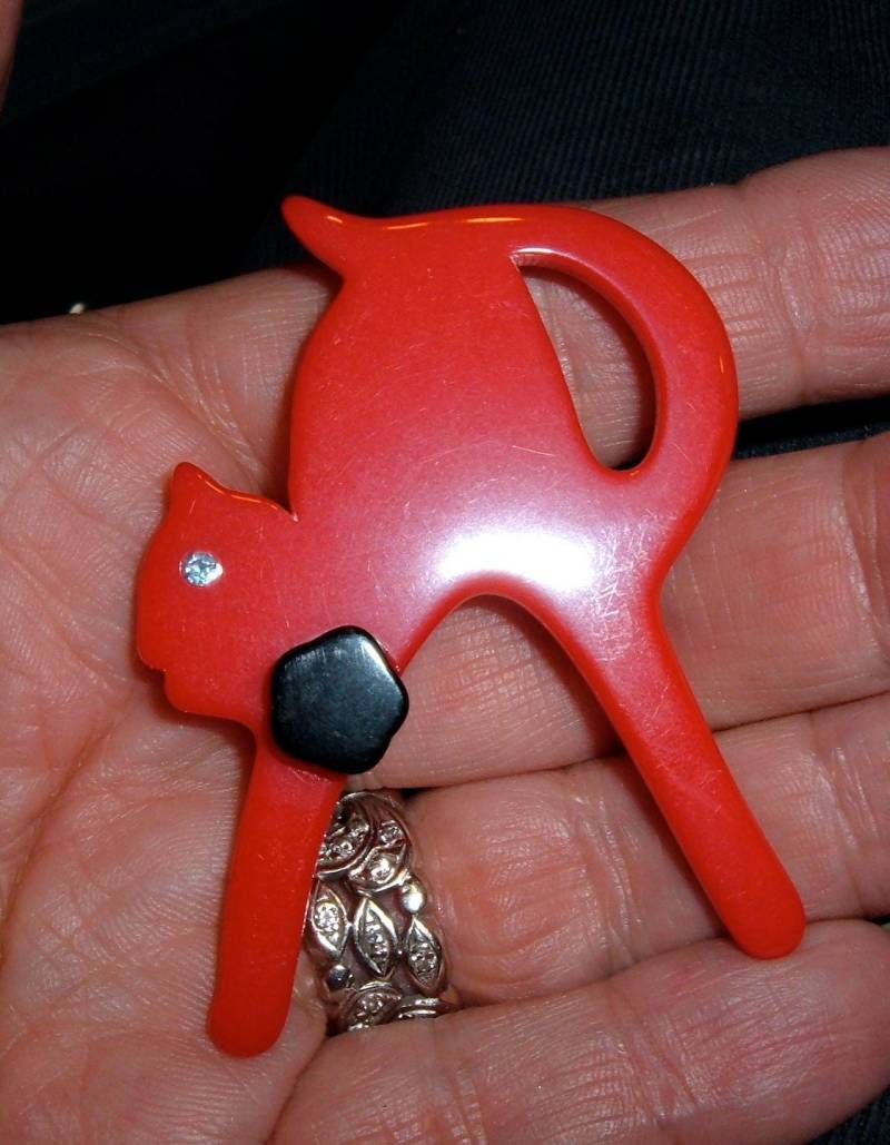 Vintage Zelluloid Rot Gewölbter Kitty Katzenstift Strasssteinaugen von bakelitecache