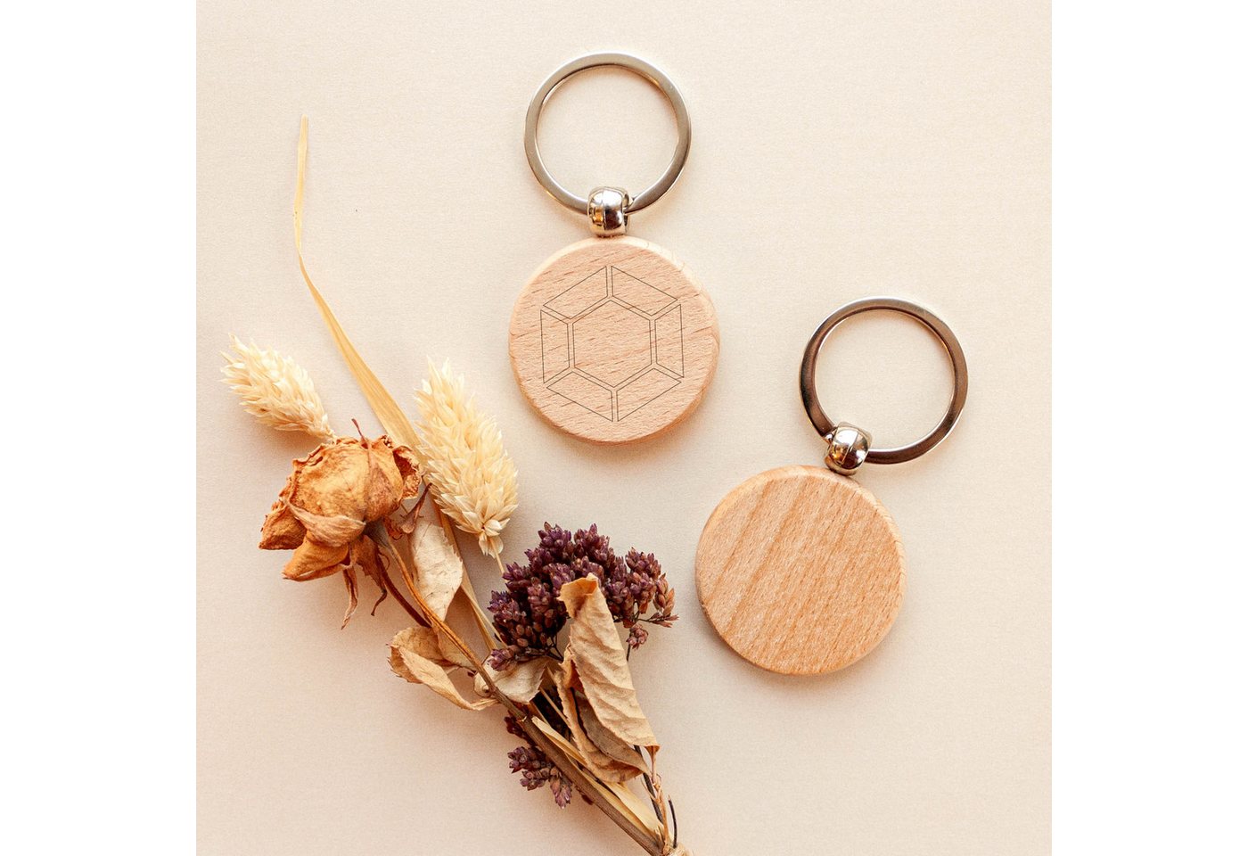 banjado Schlüsselanhänger mit Gravur aus unbehandeltem Holz - Motiv "Diament" mit Schlüsselring (1-tlg) von banjado