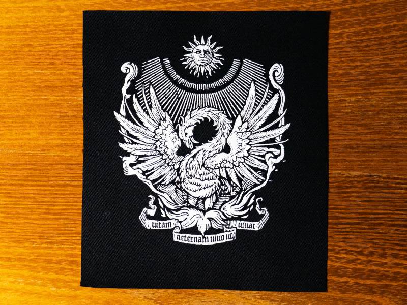 Phönix Aus Der Asche. Feuervogel. Vitam Aeternam Vivo Ut Vivat. Mittelalterlicher Holzschnitt. Siebdruck Aufnäher von barkboneblood