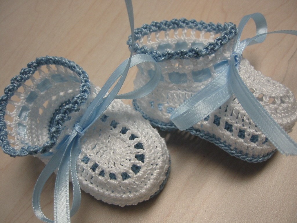 Gehäkelte Baby Booties Blau & Weiß Neugeborene Jungen Geschenk Gehäkelte Baby Booties Blau & Weiß Neugeborene Jungen Geschenk von barreez