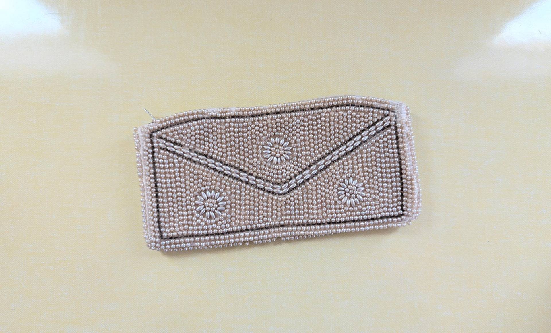Vintage Champagner Perlen Clutch Geldbörse von basicallyBaca