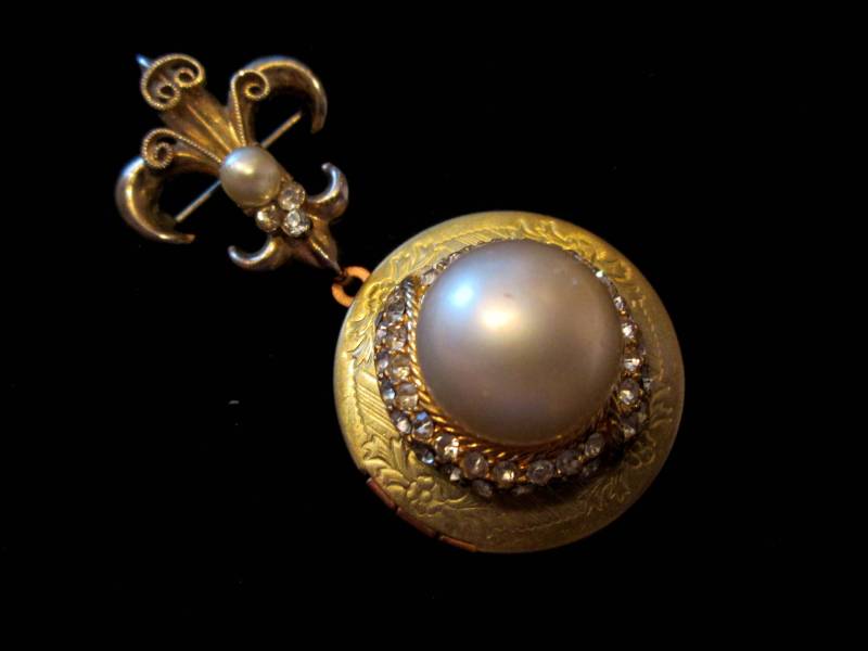 strass Und Perlen Brautstrauß Medaillon strass Und Perlen Brautstrauß Medaillon von basilthecat