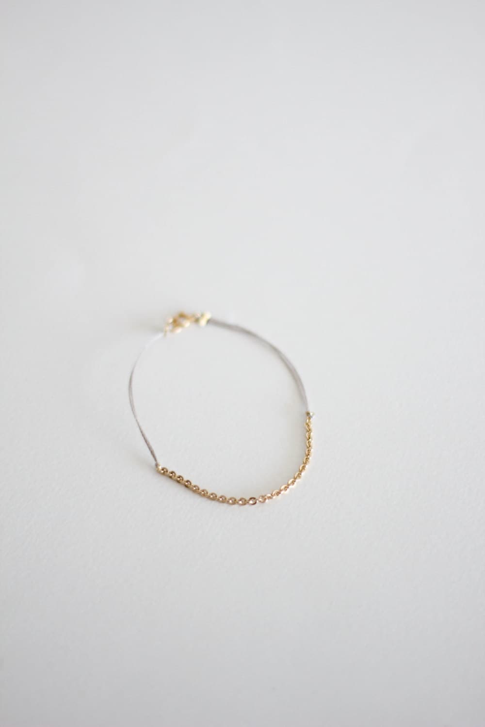 Seide + Goldkette Armband 14K Gold Filled Kette Und Seidenkordel Seide + Goldkette Armband 14K Gold Filled Kette Und Seidenkordel von batsumaruxo