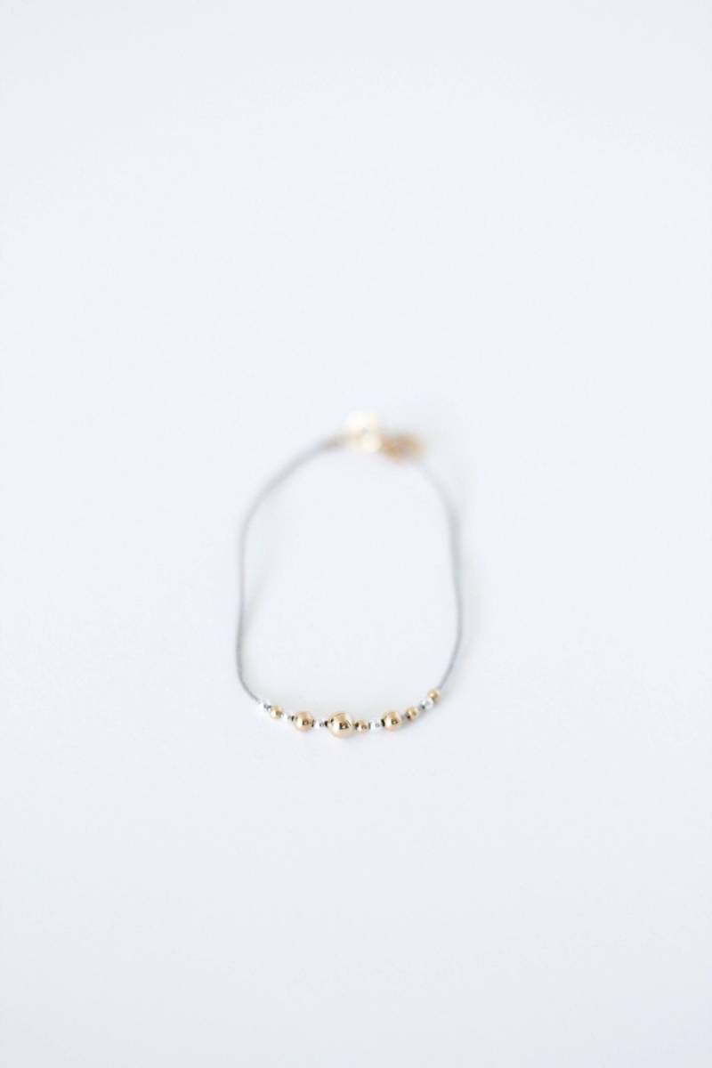 sternenlicht Armband/14K Gold Gefüllt Perlen Und Seide Schnur sternenlicht Armband/14K Gold Gefüllt Perlen Und Seide Schnur von batsumaruxo