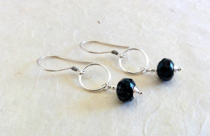 Schwarze Und Sterling Silber Creolen Ohrringe Schwarze Und Sterling Silber Creolen Ohrringe von baublesbybethann