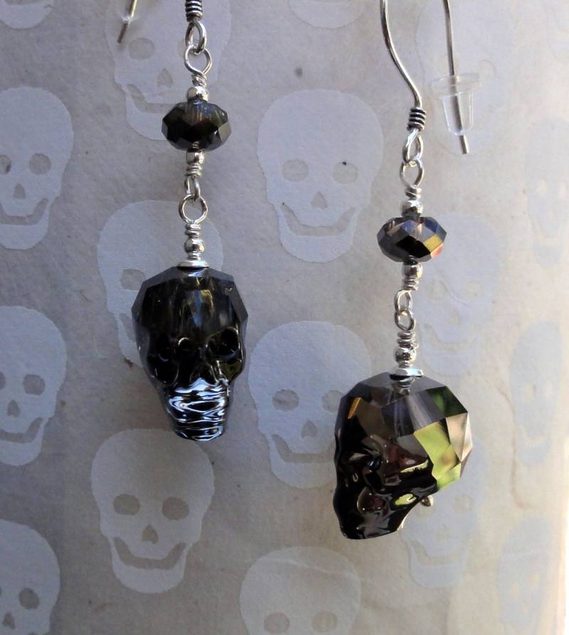 Swarovski Crystal Skull Ohrringe - Silver Night Transluscent von baublesbybethann