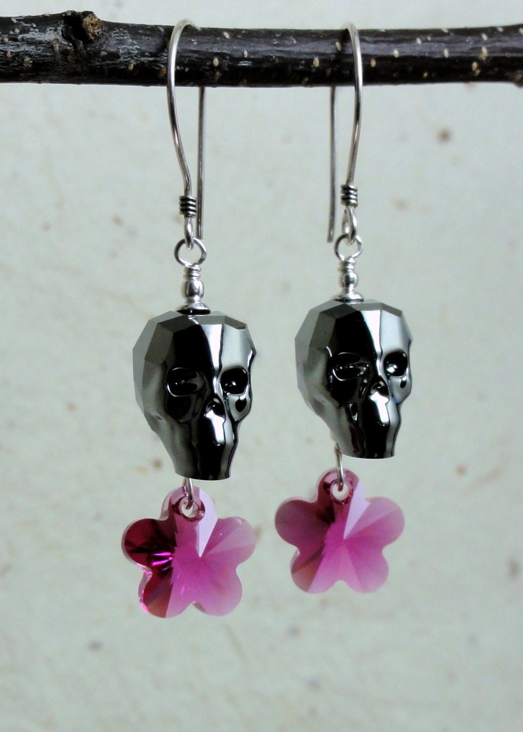 Swarovski Crystal Skull Ohrringe - Silver Night With Flower Swarovski Crystal Skull Ohrringe - Silver Night With Flower von baublesbybethann