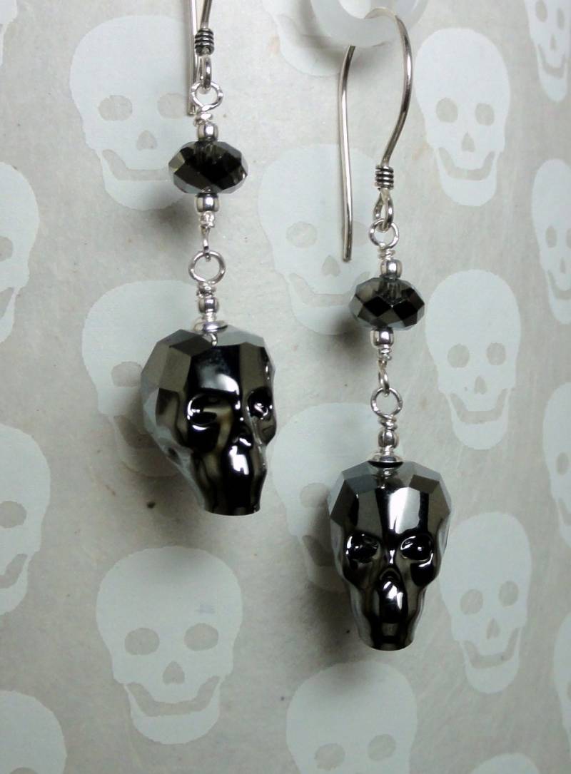 Swarovski Crystal Skull Ohrringe - Silver Night Swarovski Crystal Skull Ohrringe - Silver Night von baublesbybethann