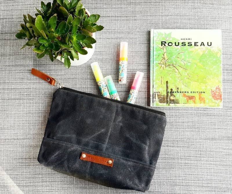 Täschchen Aus Gewachstem Canvas in Anthrazit - Grosse Pouch Täschchen Aus Gewachstem Canvas in Anthrazit - Grosse Pouch von bayanhippo