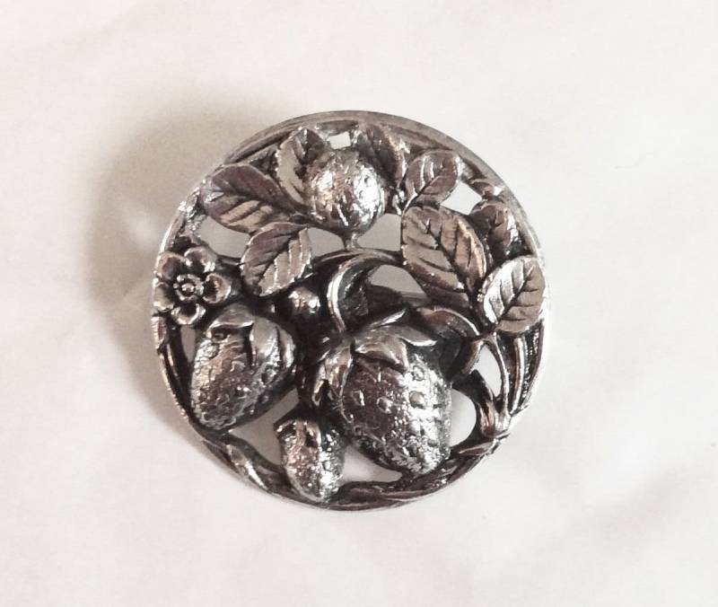 Erdbeer Brosche Erdbeeren Anstecknadel Jugendstil Vintage 90Er Silber Vergoldet von bazaarchoices