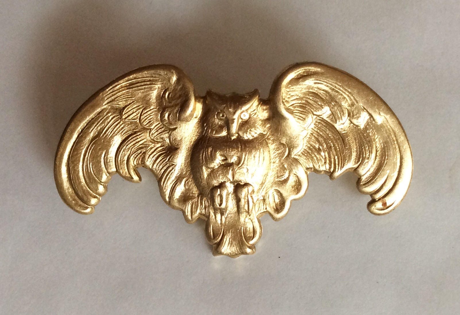 Eule Im Flug Brosche Pin Rohmessing Vogel von bazaarchoices