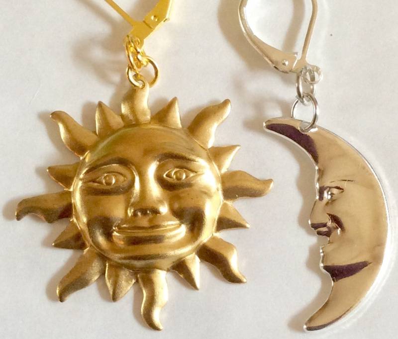 Große Sonne Und Mond Silber - & Goldfarbene Handgemachte Ohrringe Für Ohrlöcher Nickelfrei von bazaarchoices