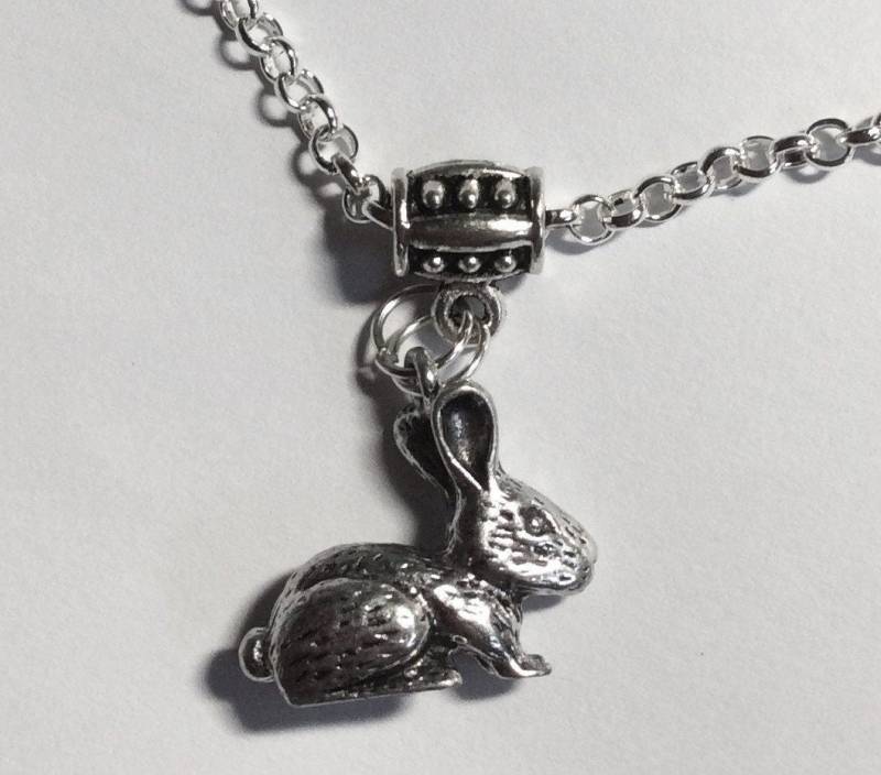 Hase Anhänger Halskette Und Silberfarbene Kette 50cm Ostergeschenk von bazaarchoices