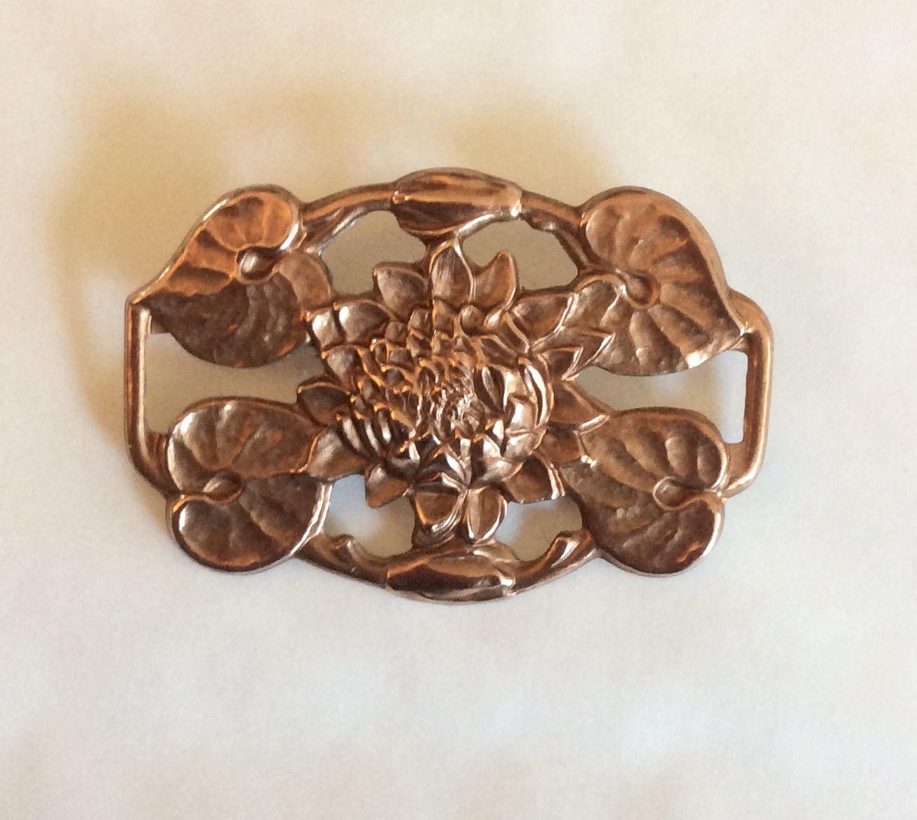Jugendstil Seerosen Blumen Brosche Anstecknadel Vintage Fund Handgemacht Kupfer von bazaarchoices