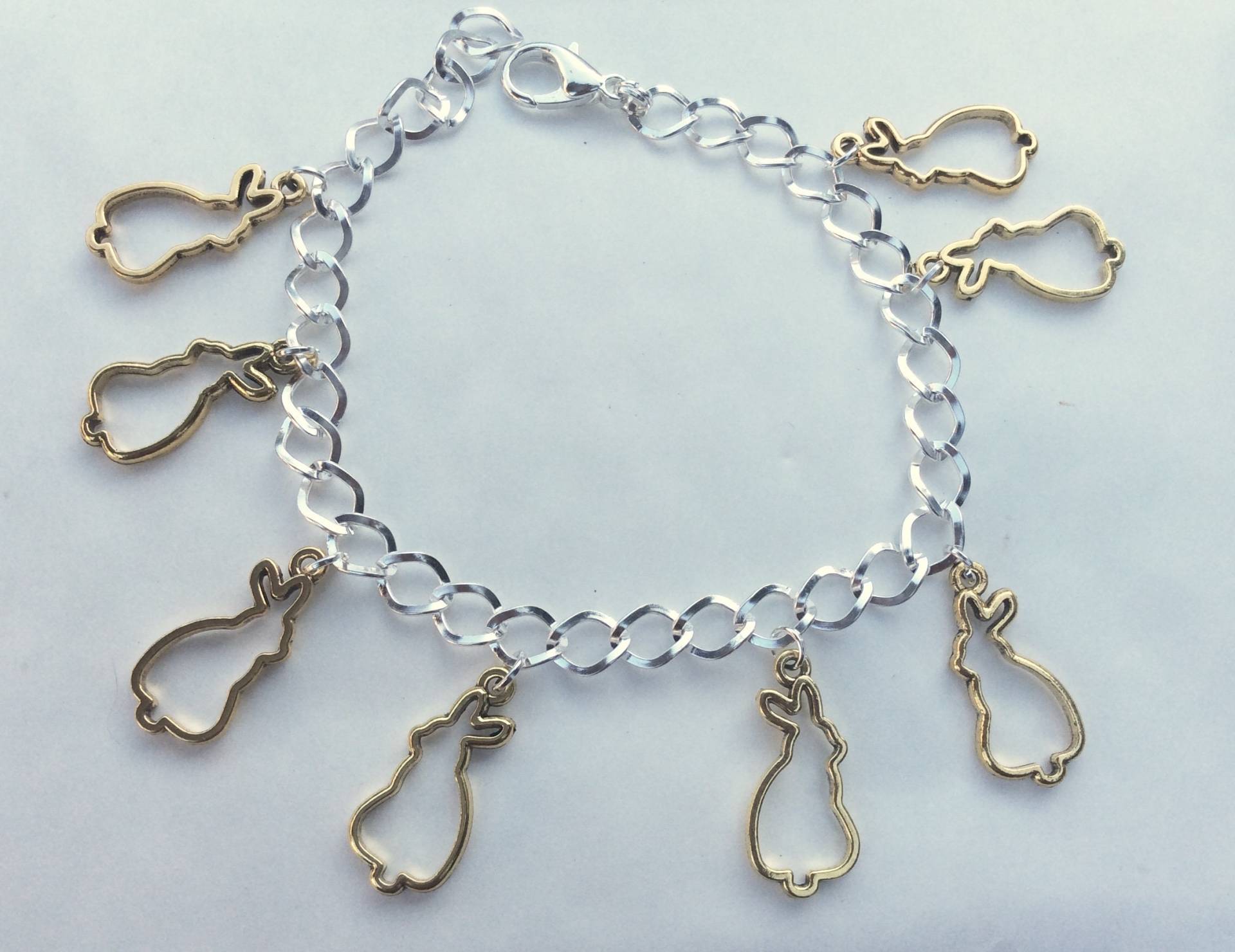 Kaninchen Umriss Armband Hase Gold Ton Charme Auf Silber Ostern Wahl Der Längen Von 19 - 21 cm von bazaarchoices