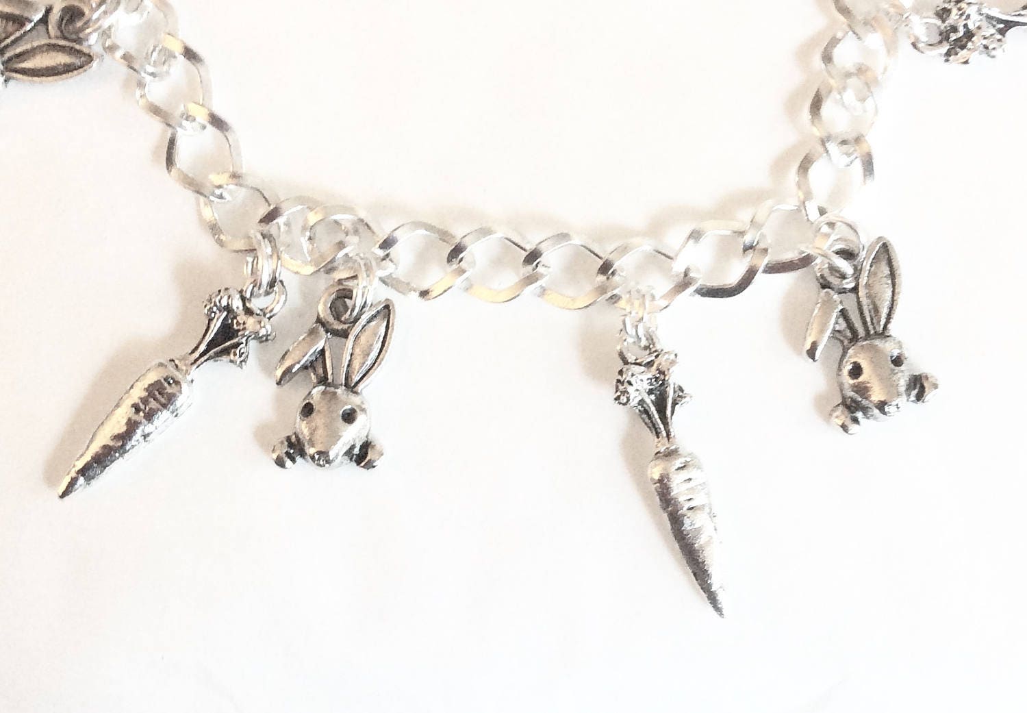 Kaninchen Und Karotten Armband Hase Silber Ton Charms Wahl Der Längen Von 19-21 cm von bazaarchoices