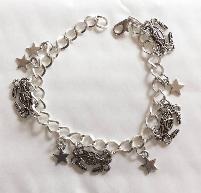Krebs Horoskop, Sternzeichen Silberfarbenes Bettelarmband Auswahl An Farben Von 19 Bis 21 cm von bazaarchoices