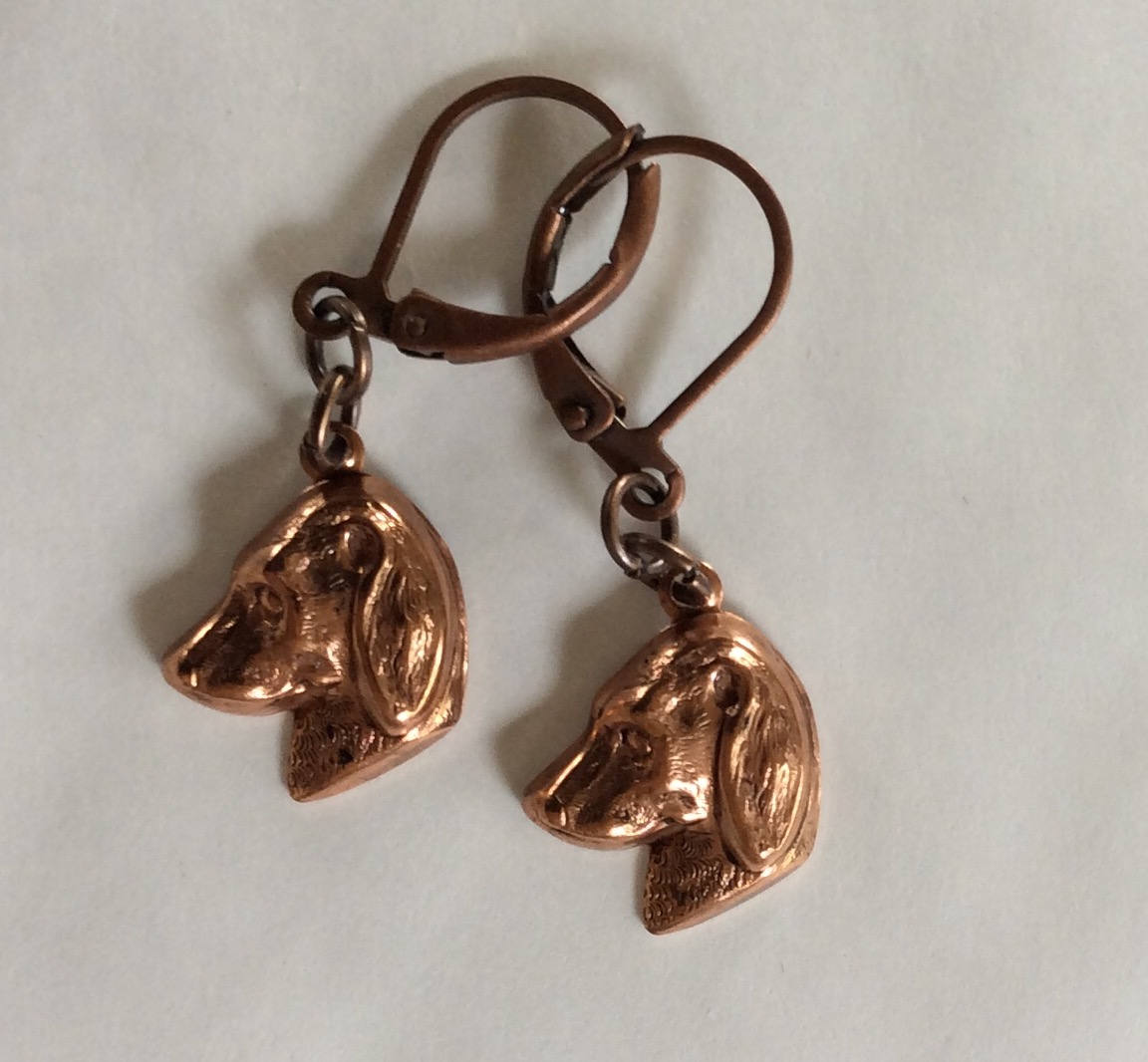 Labrador Retriever Hund Welpe Kleine Kupfer Handgemachte Ohrringe Für Durchbohrte Ohren von bazaarchoices