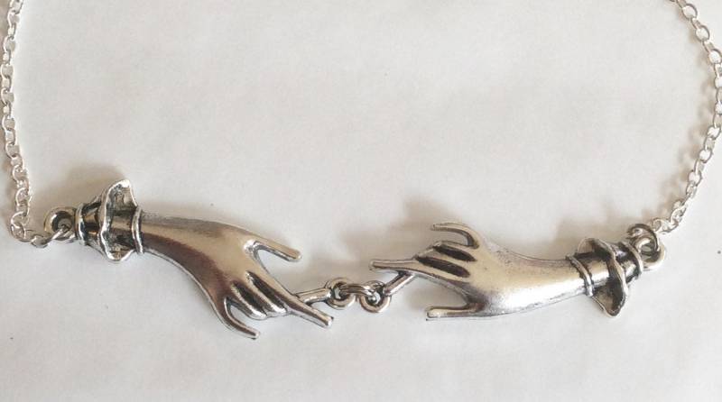 Paar Hände Halskette Zwei Hand Silber Ton Charme 56 cm Kette von bazaarchoices