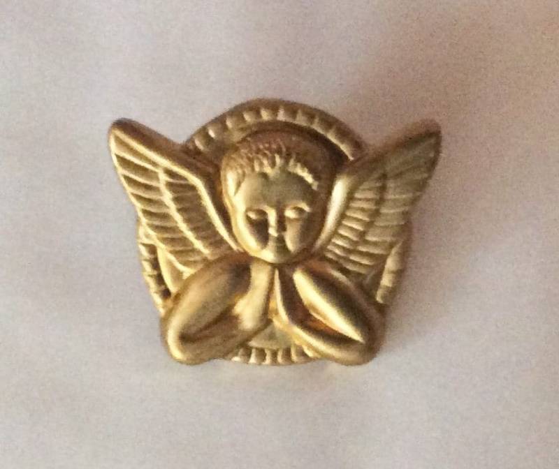 Schutzengel Pummeliger Engel Betender Anstecknadel Aus Rohem Messing Vintage von bazaarchoices
