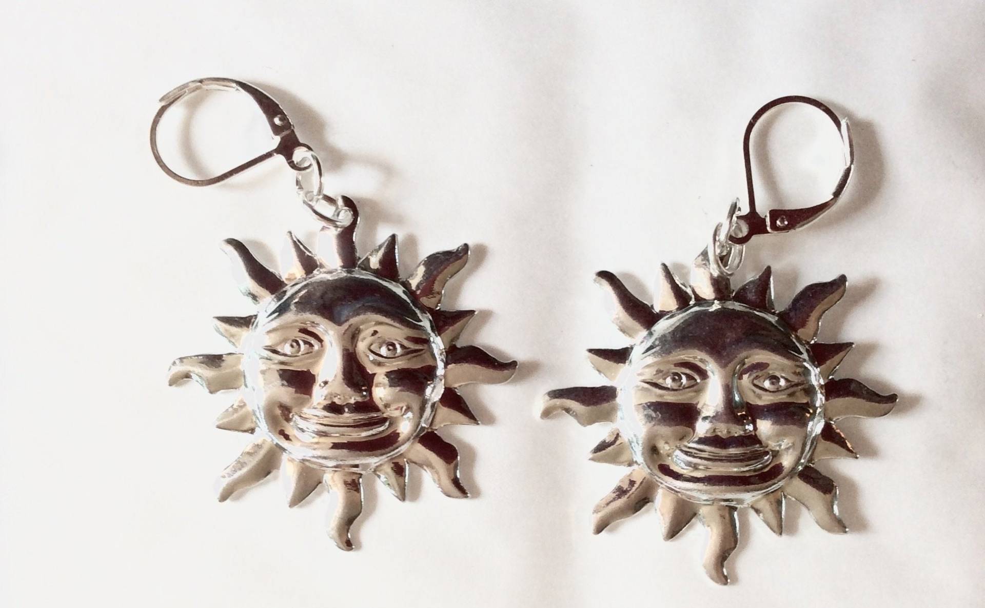 Sonne Silber Ton Handgemachte Große Ohrringe Für Durchbohrte Ohren Nickelfrei von bazaarchoices