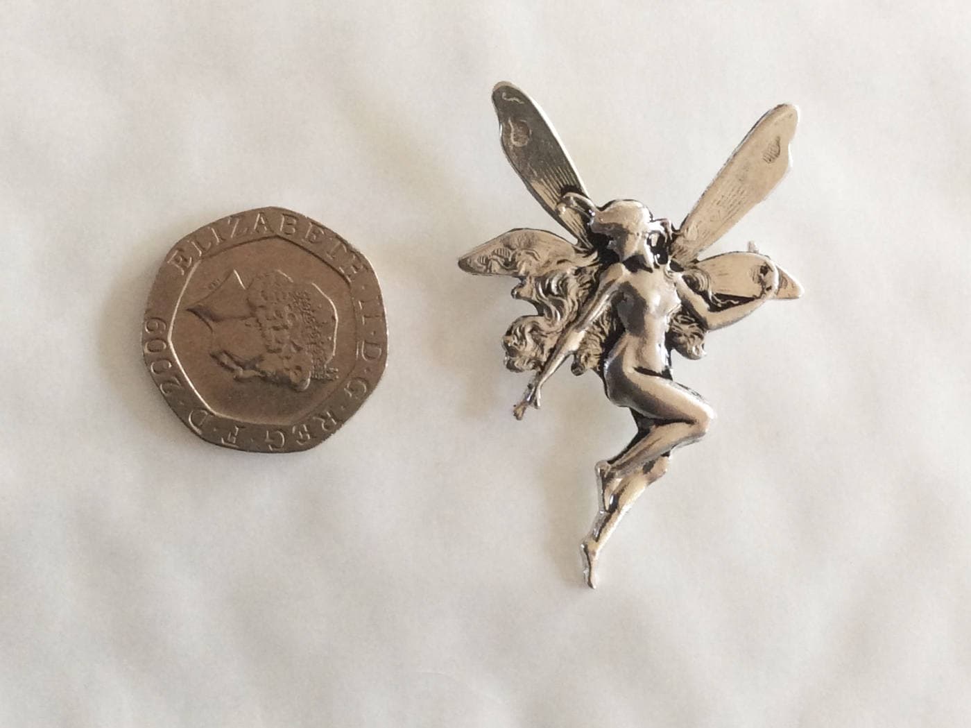 Tinkerbell Absinth Fairy Brosche/Anstecknadel Mittlerer Größe Jugendstil Mucha Versilbert von bazaarchoices