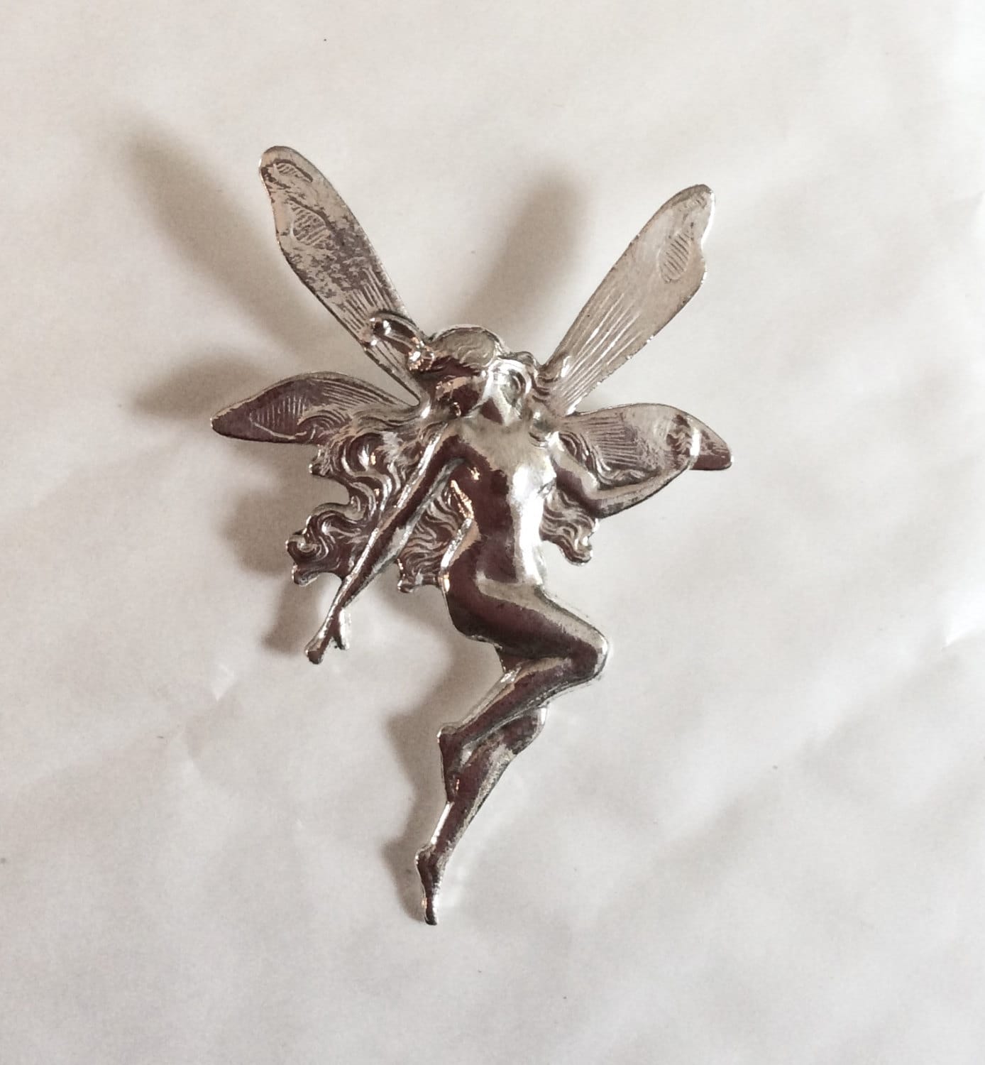 Tinkerbell Absinth Fee Brosche/Anstecknadel Größere Jugendstil Mucha Versilbert von bazaarchoices