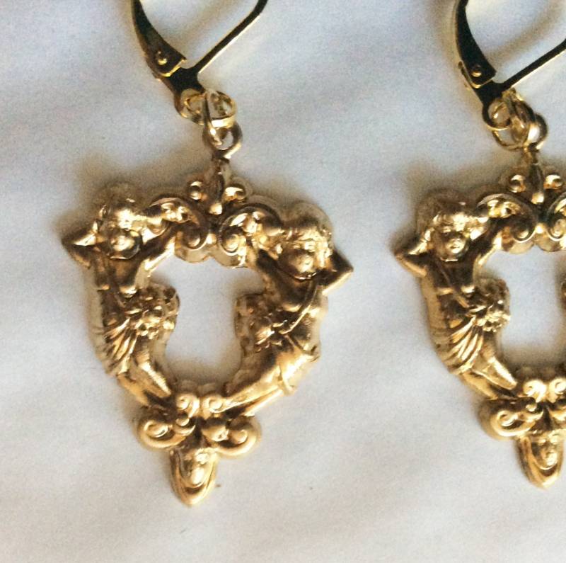 Zwillinge Barock Engel Ohrringe Schriftrollen Damenkopf Rohmessing Handarbeit Detailliert Für Gepiercte Ohren Nickelfrei von bazaarchoices