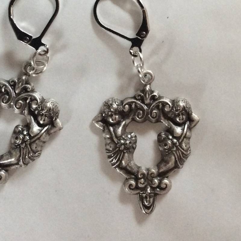 Zwillinge Barocke Putten Ohrringe Schriftrollen Damenkopf Silber Oxid Handgemacht Detailliert Für Ohrlöcher Nickelfrei von bazaarchoices