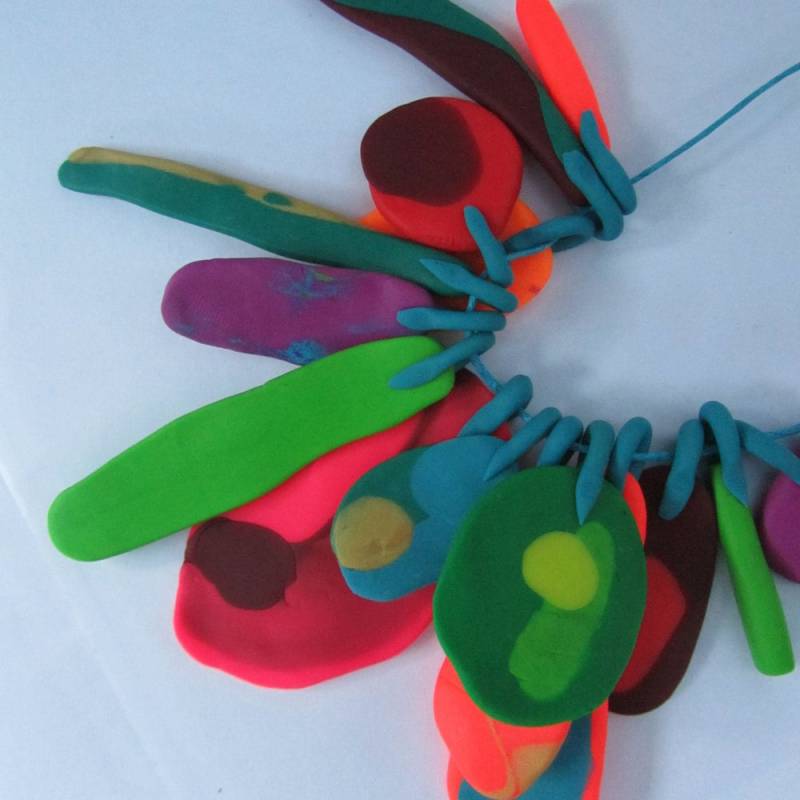 Mehrfarbige Rosa Orangen Grüns Lilas Gold Sommerfarben 15 Stück Bunte "Feder' Kette von bbppdesigns