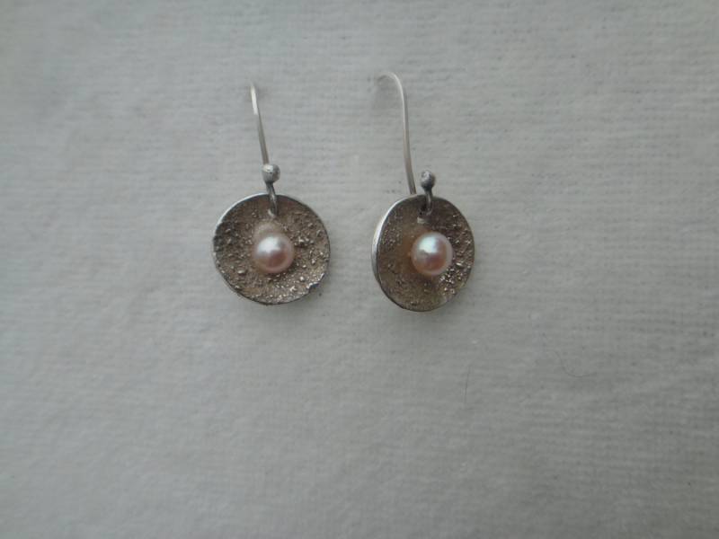 sterling Disc Und Perlenohrring sterling Disc Und Perlenohrring von beachsilver