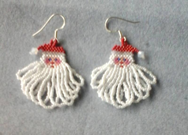 Weihnachtsmann-Ohrringe Weihnachtsmann-Ohrringe von beaderrific