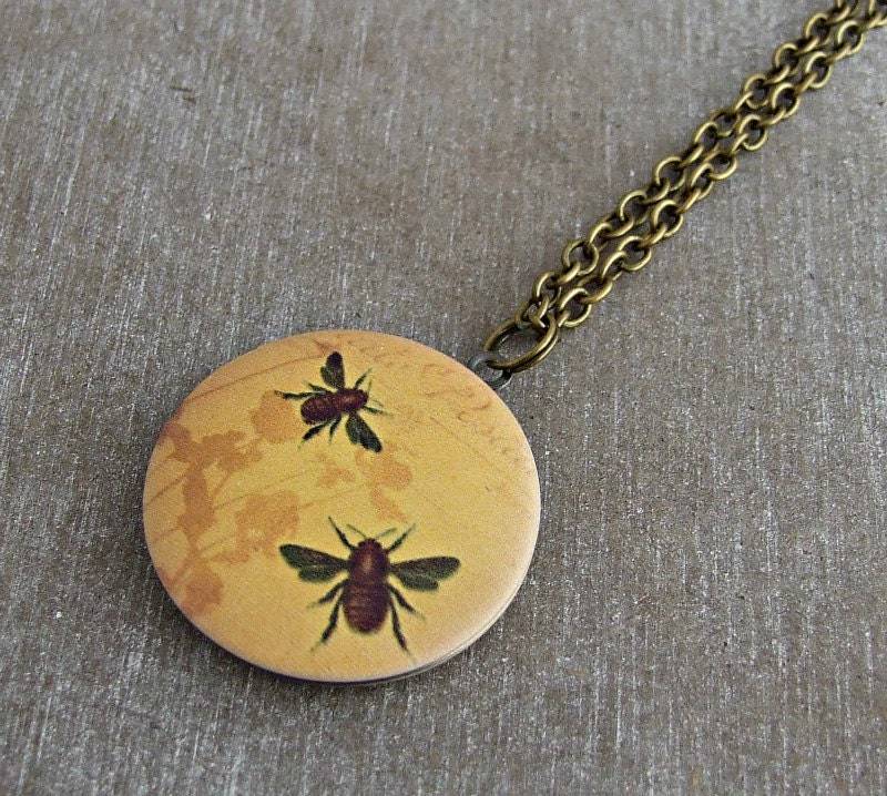 Bienen Locket .. Honigbienen-Locket, Hummel, Messing-Locket, Bienenschmuck, Insekt Bienen Locket .. Honigbienen-Locket, Hummel, Messing-Locket, Bienenschmuck, Insekt von beadishdelight