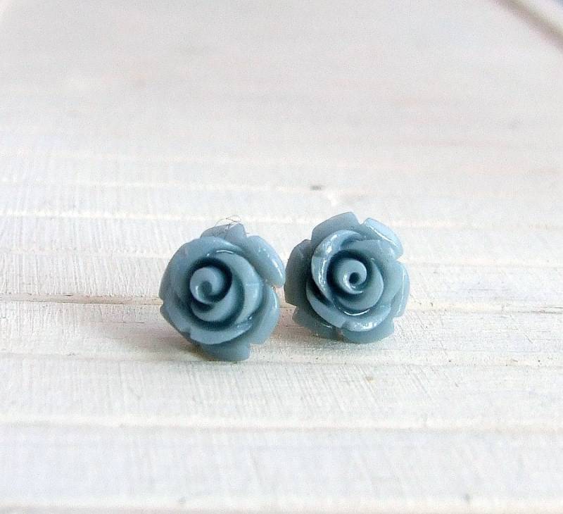 Blaue Rose Ohrringe.. Blume Ohrstecker, Kleine Ohrringe, Ohrstecker Grau Blau, Blau Blaue Rose Ohrringe.. Blume Ohrstecker, Kleine Ohrringe, Ohrstecker Grau Blau, Blau von beadishdelight