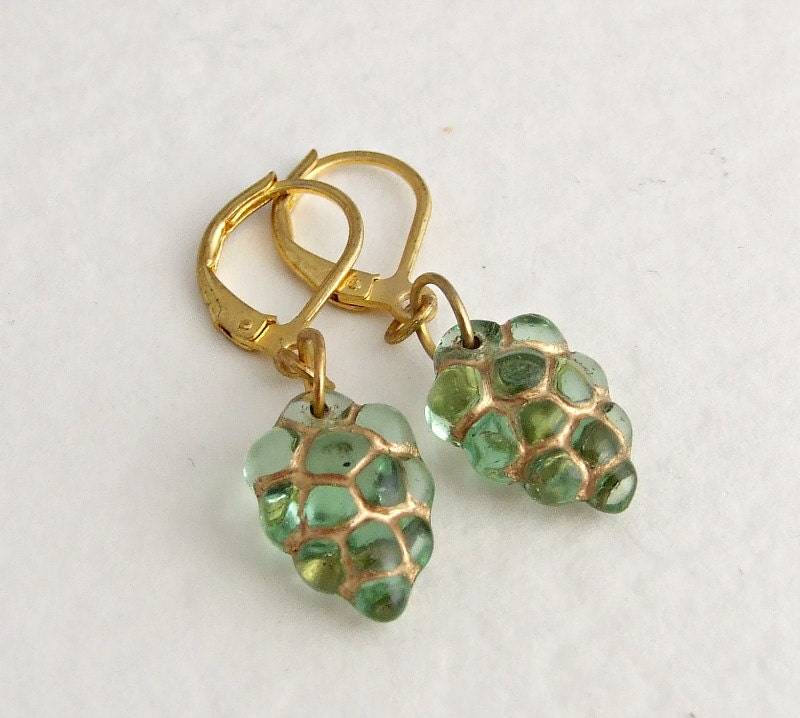 Grüne Trauben Ohrringe .. Vintage Glas Ohrringe, Obst Grüne Trauben Ohrringe .. Vintage Glas Ohrringe, Obst von beadishdelight