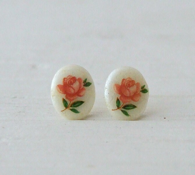 Rosa Rose Ohrringe... Rose Ohrringe, Kleine Blume Pink Ohrstecker, Landhaus Chic Ohrstecker Rosa Rose Ohrringe... Rose Ohrringe, Kleine Blume Pink Ohrstecker, Landhaus Chic Ohrstecker von beadishdelight
