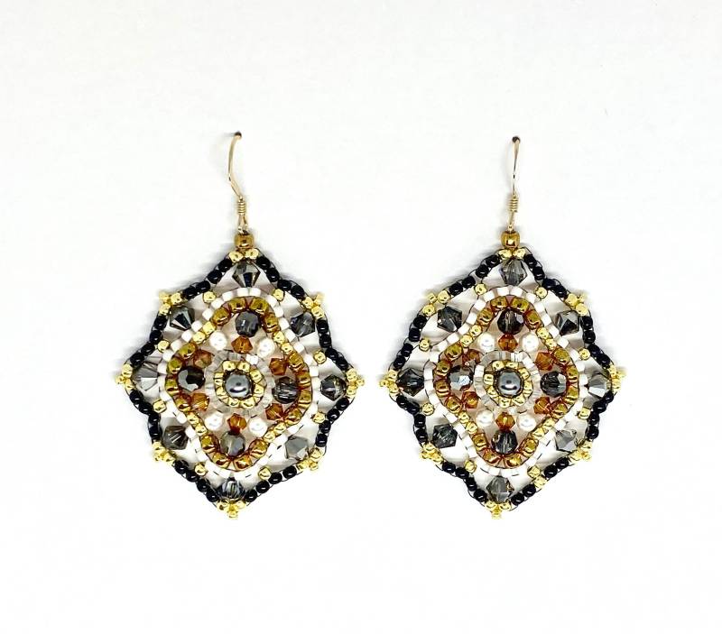 Ohrringe Victoria, Chandeliers, Handgenäht in Brickstitch - Technik Aus Swarovski-Kristallen Und Miyukiperlen/ Beads2Shine Schmuck von beads2shine