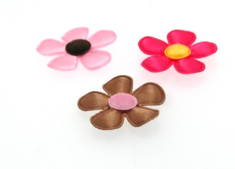 Satin Blumen, Blumenbeete, Kleben Sie Auf Süße Blume Patches, Verkauft in Packungen Mit 12 Und 36 Stück Satin Blumen, Blumenbeete, Kleben Sie Auf Süße Blume Patches, Verkauft in Packungen Mit 12 Und 36 Stück von beadsngem