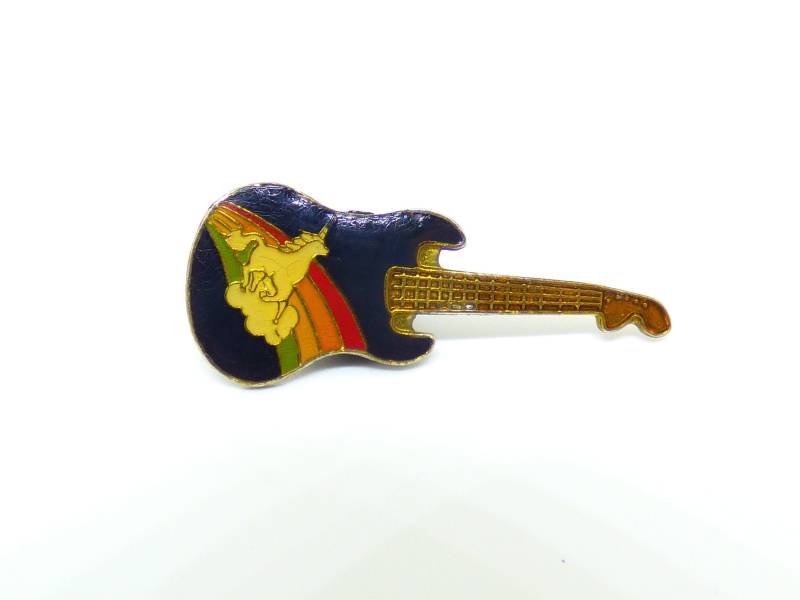 Vintage 80Er Jahre Einhorn Und Regenbogen Black Stratoaster Gitarre - Emaille Anstecker von beatbopboom