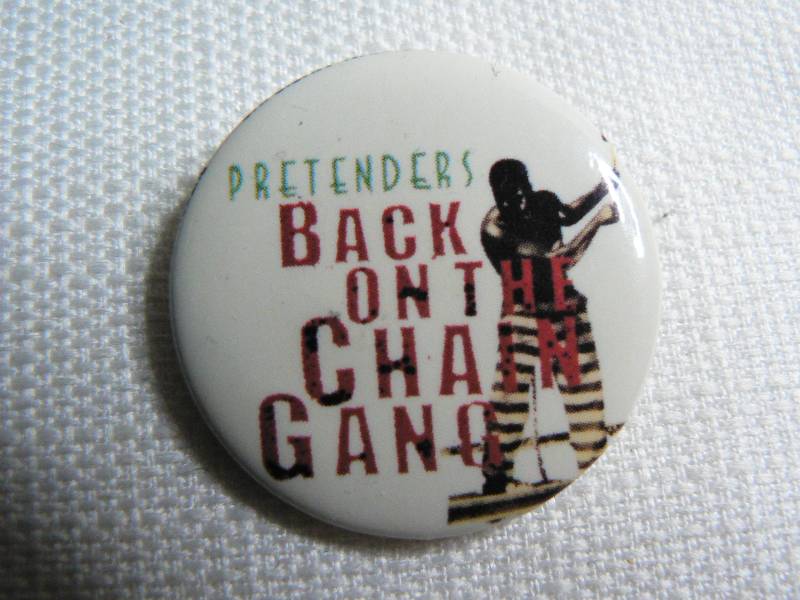 Vintage 80Er Jahre Pretenders - Zurück Auf Die Chain Gang Einzel | 1983 Pin/Knopf Abzeichen von beatbopboom