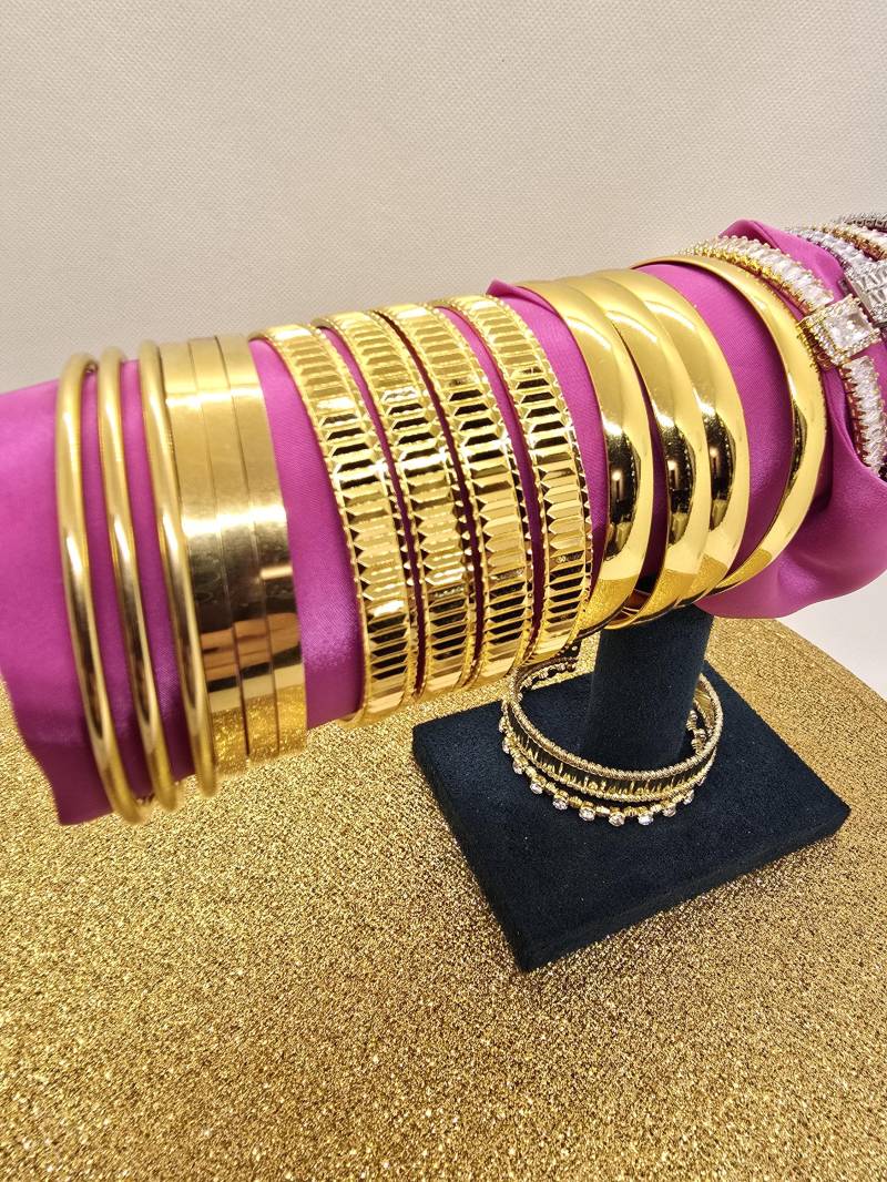 Classic 18K Gold Filled Bangle, Textured Bangle, Gold Bangle, Hammered Bracelet, Bangle Bracelet, 66cm von beautyway073