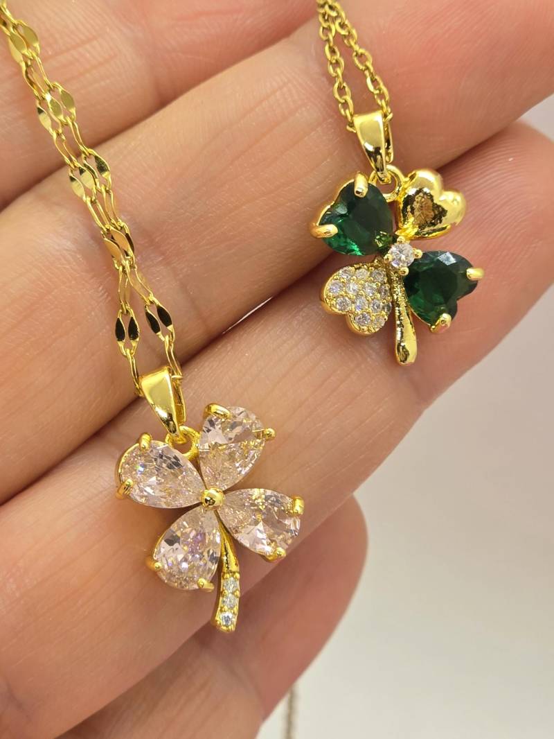 Four Leaf Clover Necklace, Floral Necklace, Flower Necklace, Butterfly, Summer Jewelry, Good Luck Charm, Lucky Pendant, Wedding Necklace, Best Gift von beautyway073